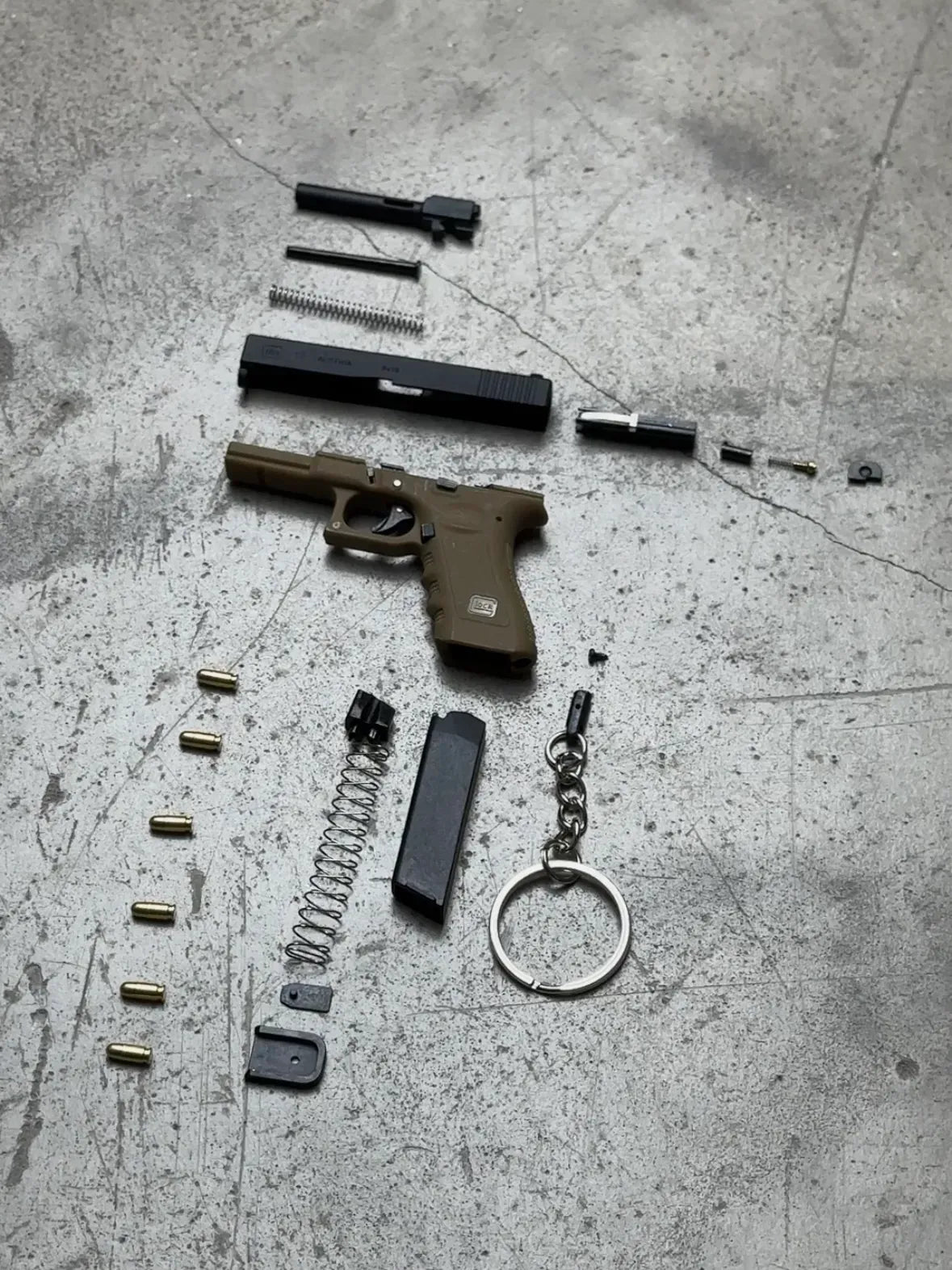 BL keychain gallery - Ejector Detachable Keychain - 2