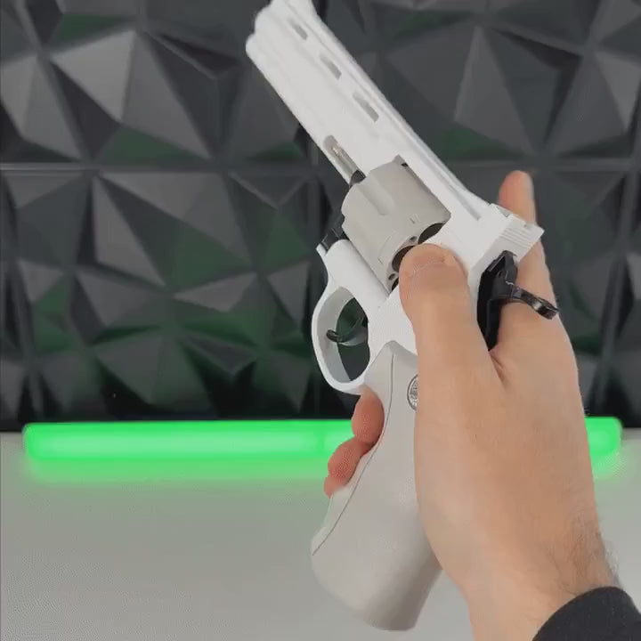 Opens and loads the Venom cylinder, then shows the White and Black versions in action.