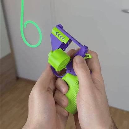 Stinger toy demo: opening and closing its cylinder, then aiming.