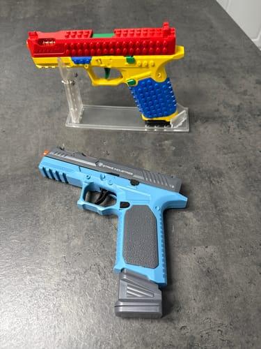 Raven and blue shellblasters photographed by a customer